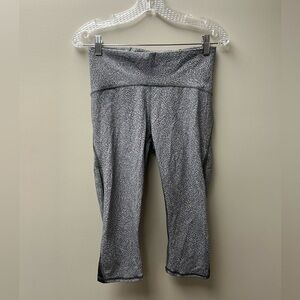 Lululemon Black, White & Grey Speckled Cropped Leggings